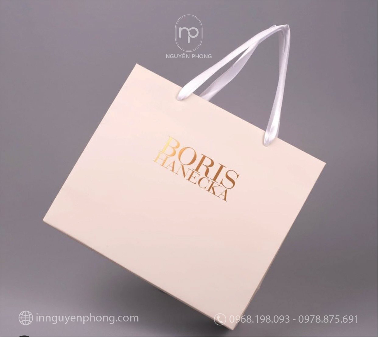 Mẫu túi giấy khách sạn n ép kim tên thương hiệu 